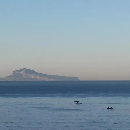 Quaranta בית הארחה 4*